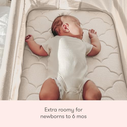 Bassinet & Bedside Sleeper with Mattress & Sheet