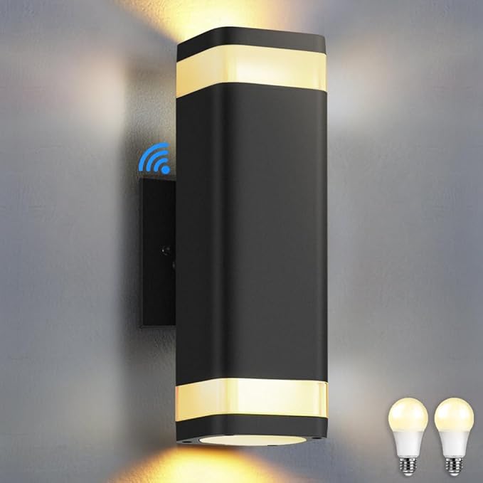SHIMR Dusk to Dawn Outdoor Wall Light