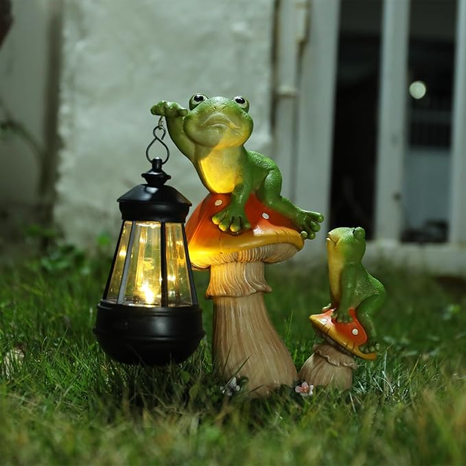 Garden Frogs Statue, Large Funny Frogs Figurine Climbing on Mushroom and Holding a Solar LED Lantern Resin Ornament for Patio Yard Lawn Porch Outdoor Decor, Women/Gardening Decoration Gifts