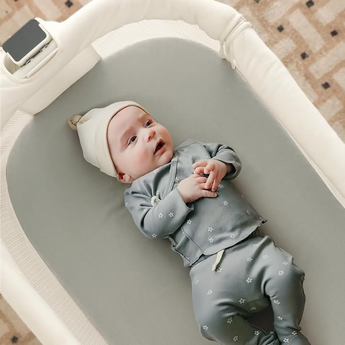 GRSSDER Stretchy Ultra Soft Fitted Bassinet Sheet 2 Pack, Universal Fit for Bassinets Baby Cradle Moses Basket Oval Rectangle Mattress Safe and Snug, Jersey Bassinet Sheets for Girls, White/Gray